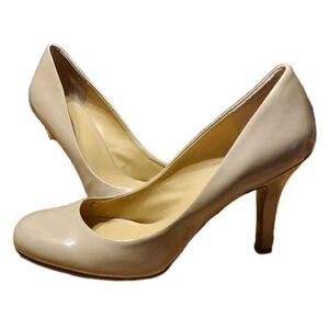 Nine West Nude Women's Pumps Size 10.